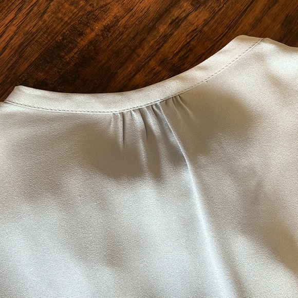 Gorgeous Diane von Furstenberg 100% silk Florane blouse with tassels - Picture 9 of 13